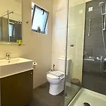 Vesperi & شقة *